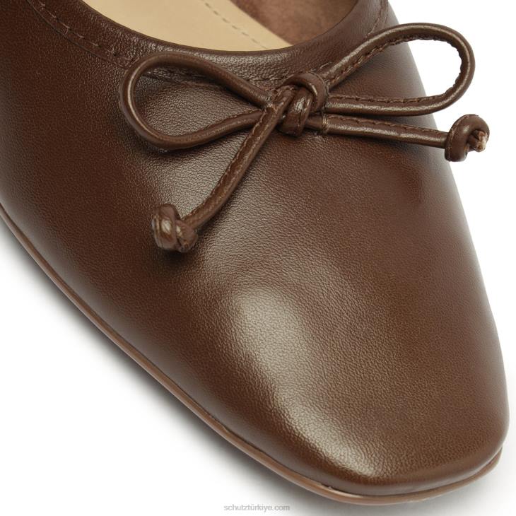 Schutz N42F613arisa rebecca allen deri düz çıplak ben