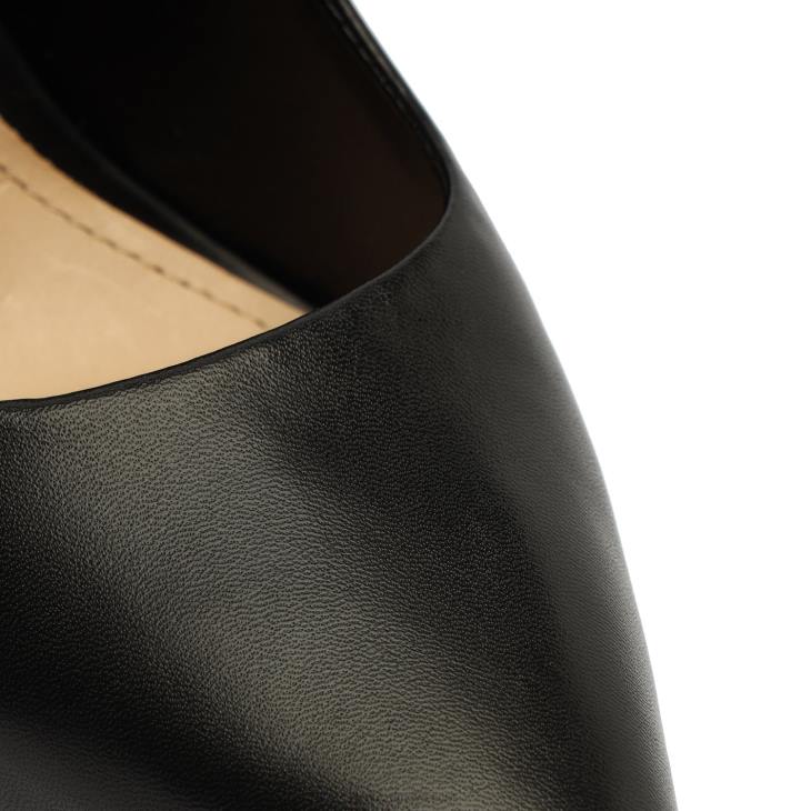 Schutz N42F434lou nappa deri pompa siyah