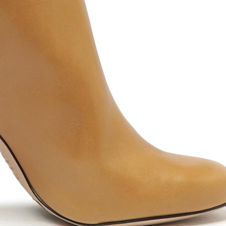 Schutz N42F744etienne deri çizme çıplak karamel